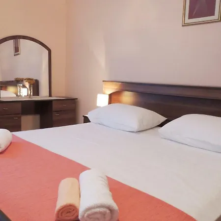 Apartments Jelena Pag Town Zewnętrze zdjęcie