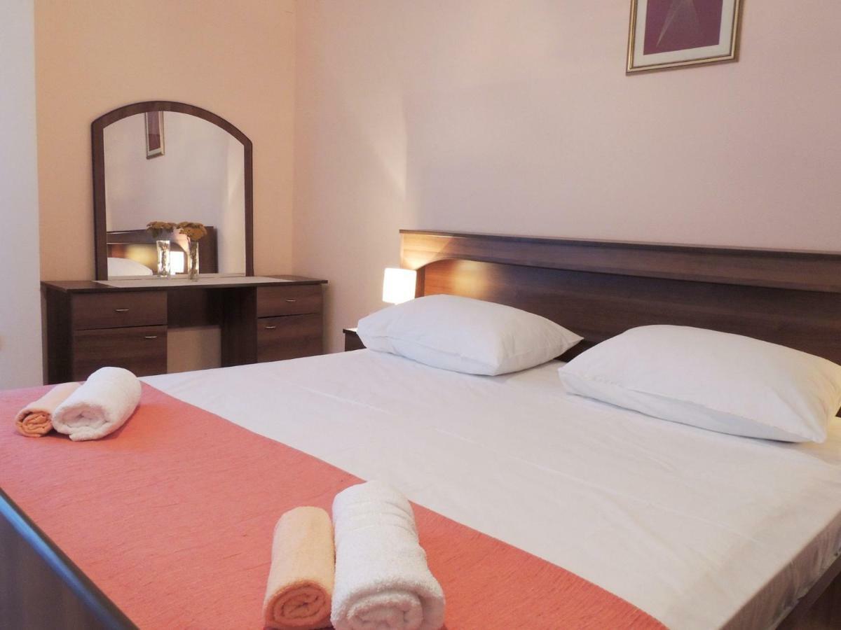 Jelena Apartment Pag Town