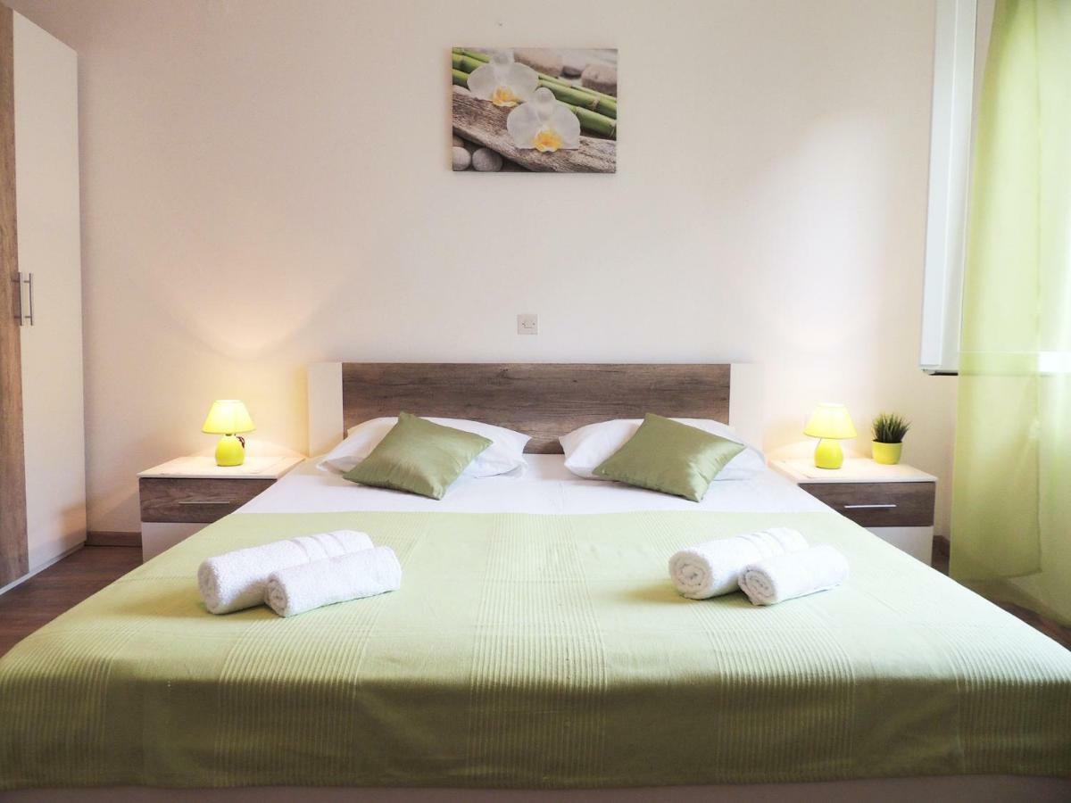 Jelena Apartment Pag Town
